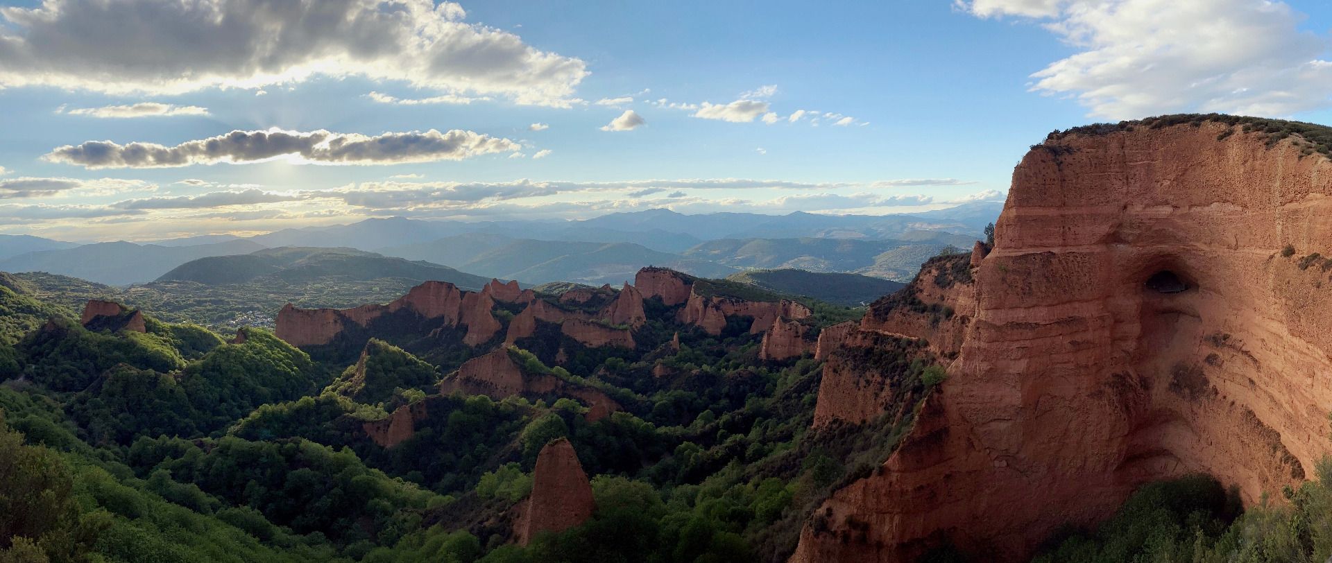 Panoramic photo of Las Medulas Mines from the Orellan viewpoint.