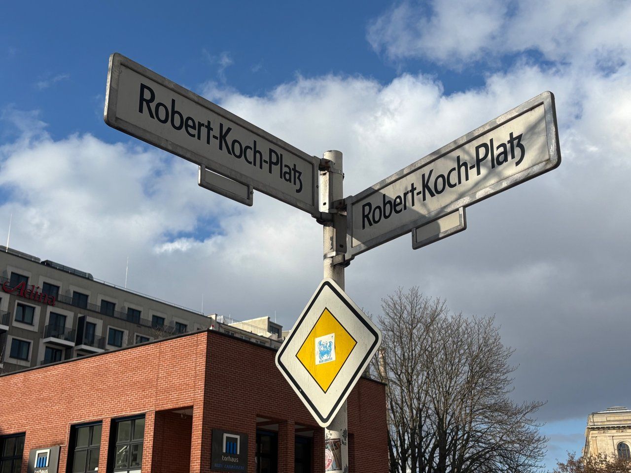 Robert-Koch-Platz: A Monument to a Pioneer of Medicine