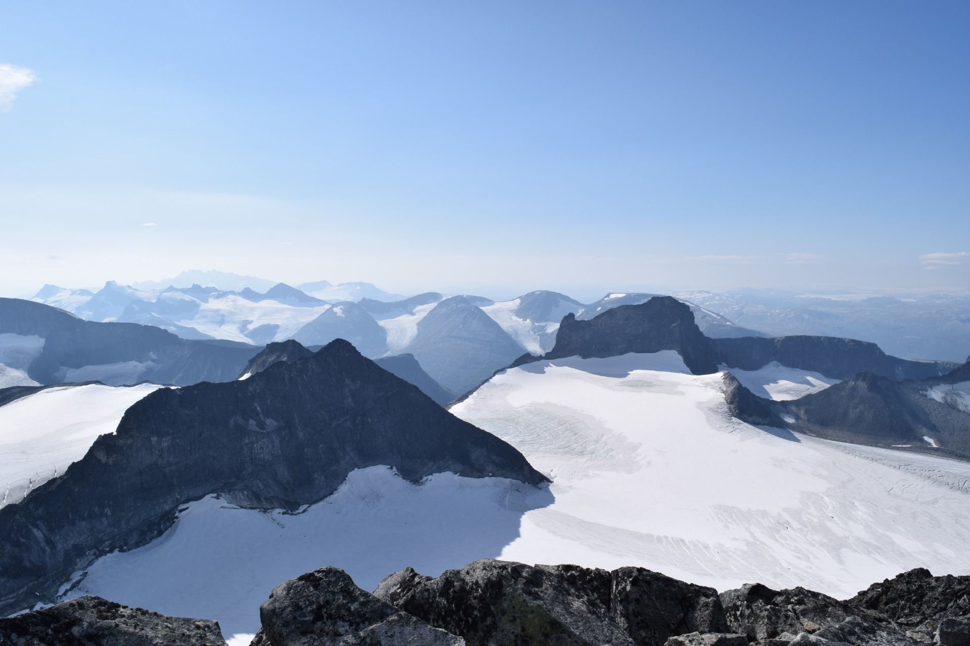 Hiking Galdhøpiggen - the tallest mountain in Scandanavia