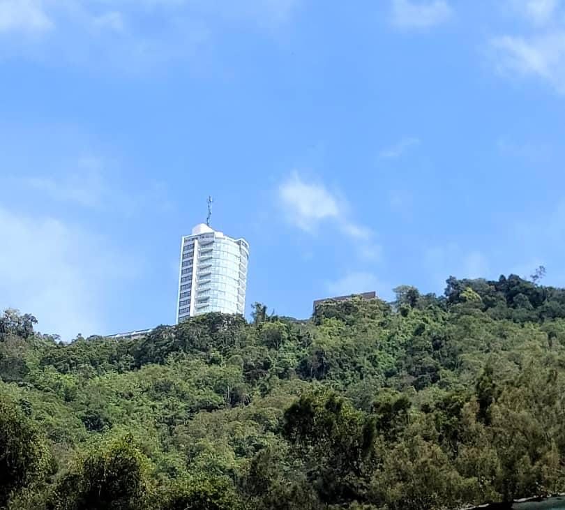 Prometo contarles luego sobre el Hotel Humboldt/I promise to tell you later about the Hotel Humboldt