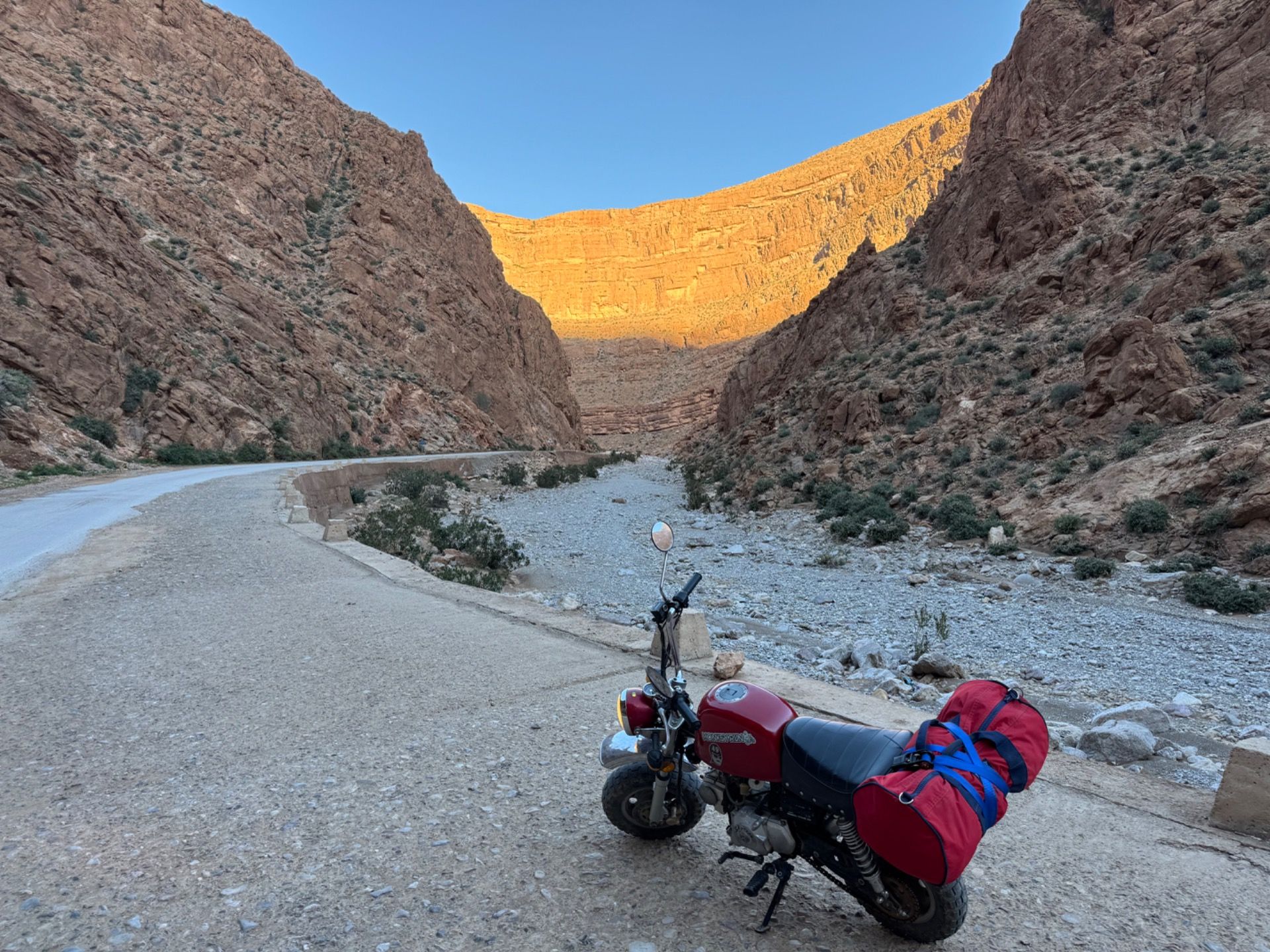 Sunrise in the gorge