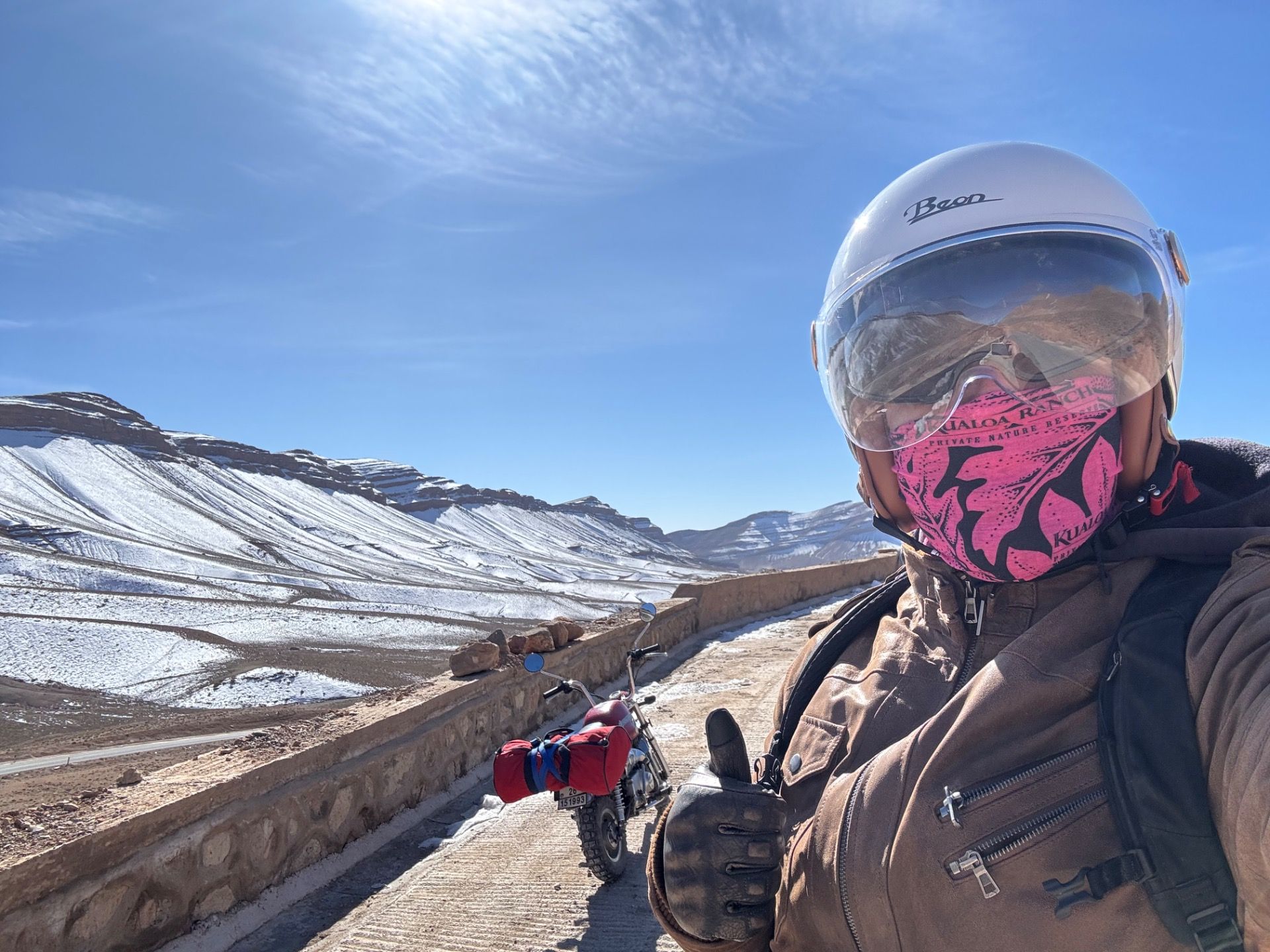 Snowy surroundings. 👍🏼