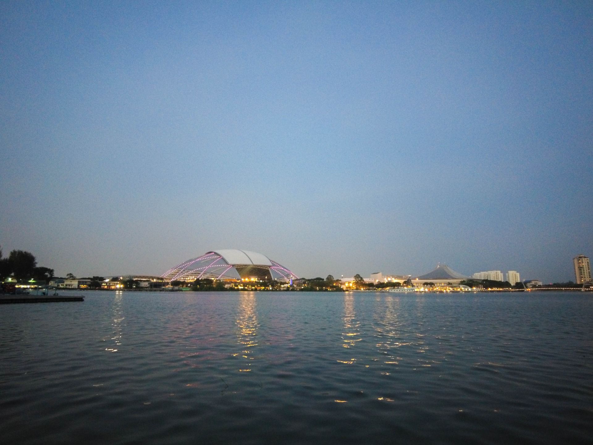 From City Lights to River Tranquility: My Evening Stroll Along Kallang River for POB Photocontest