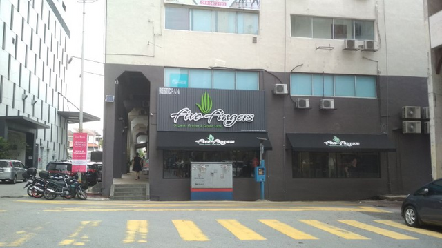 One of the vege shop located right outside of the mall