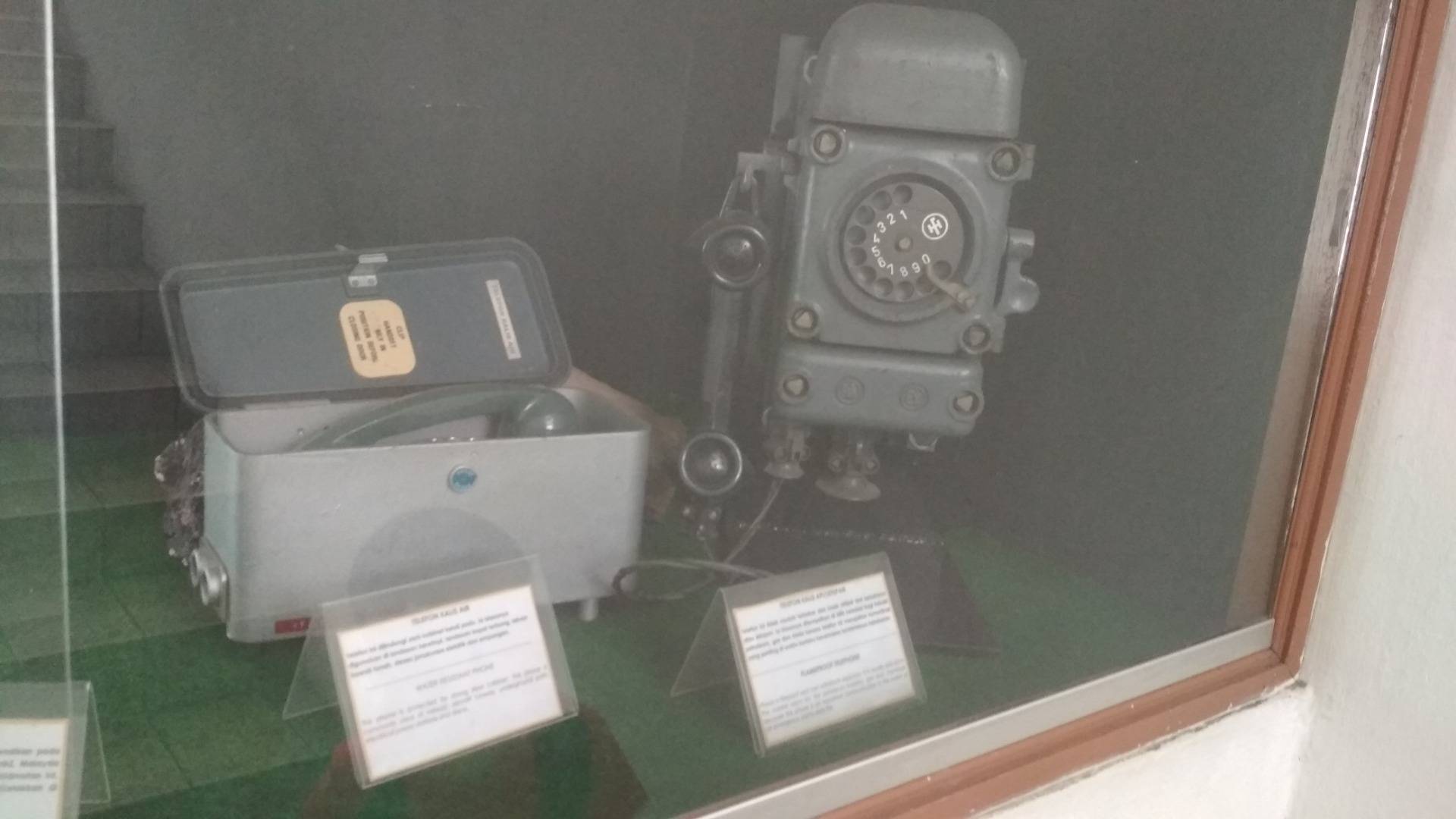 More antique phones, some of the best technology at that time