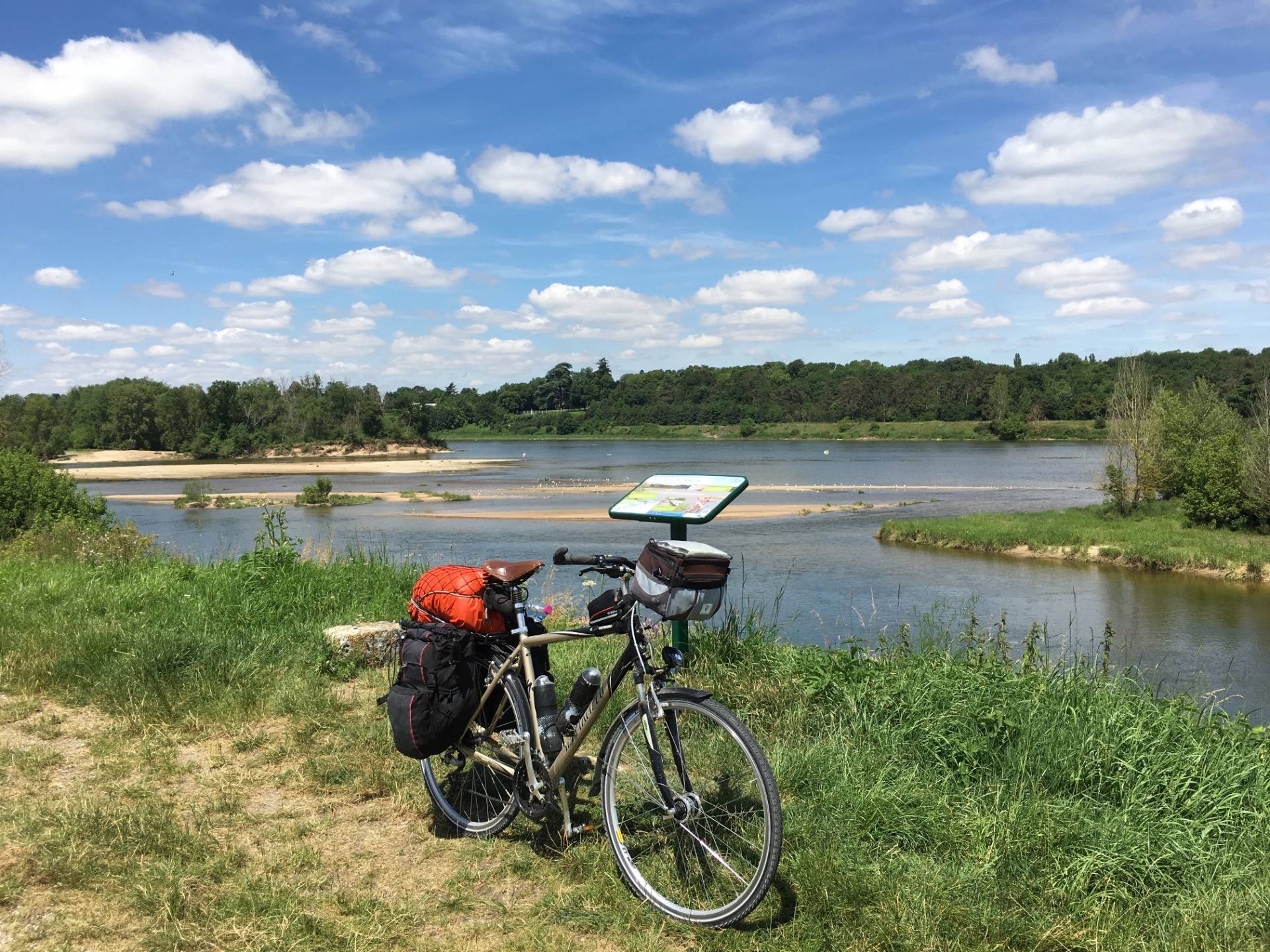 EuroVelo 6 - France, Saint-Ay to Orleans 33 km + an evening in Paris