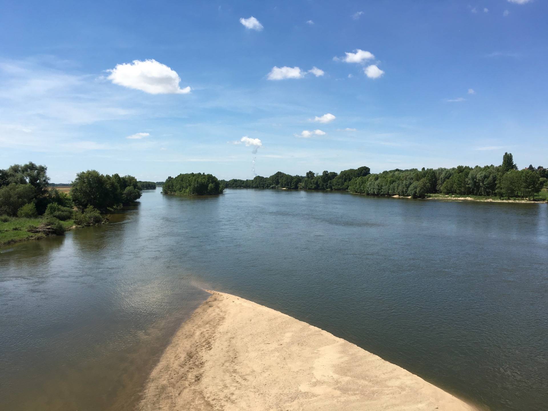 Loire river sandbanks