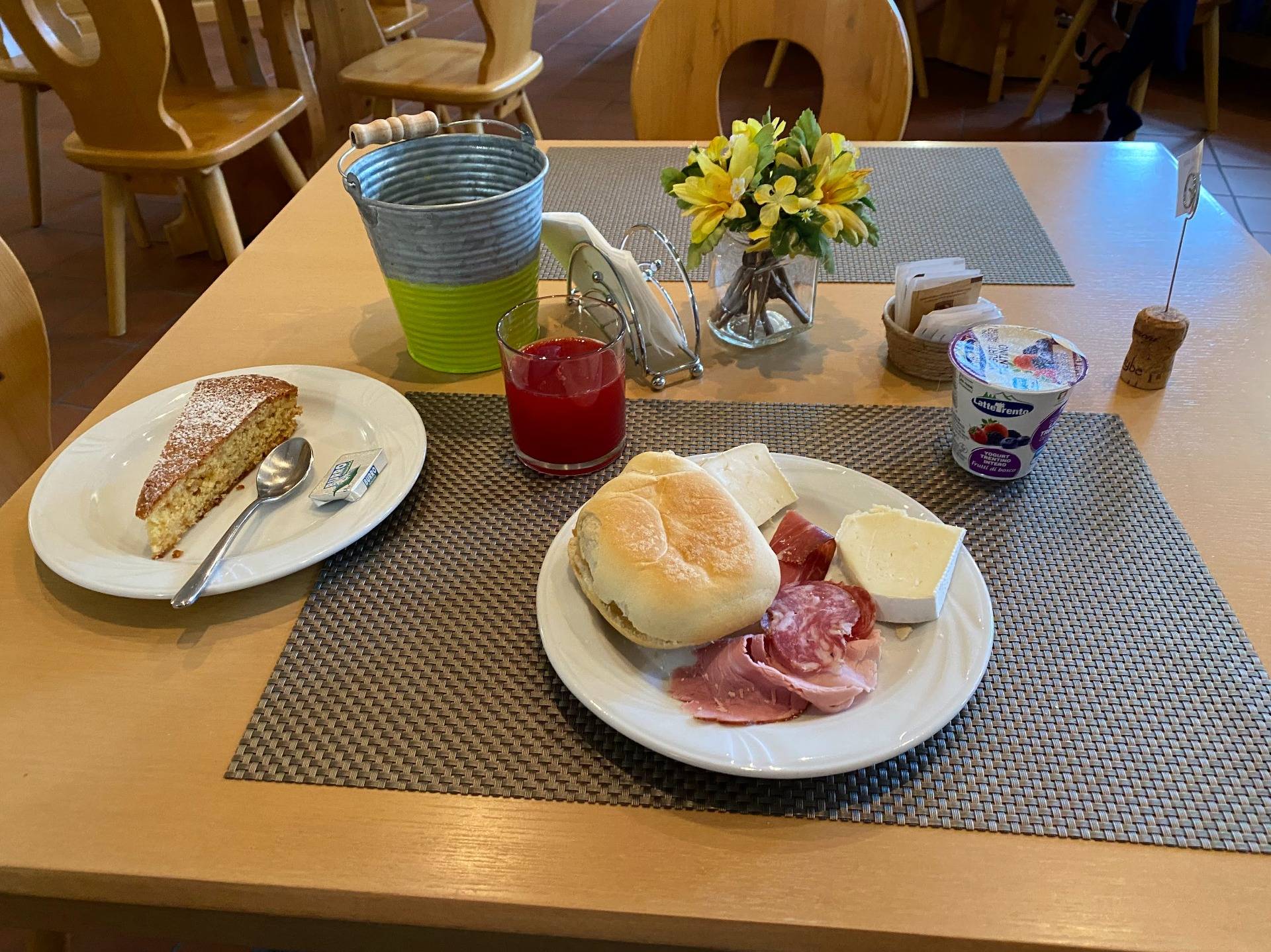 Very good breakfast included in the room price