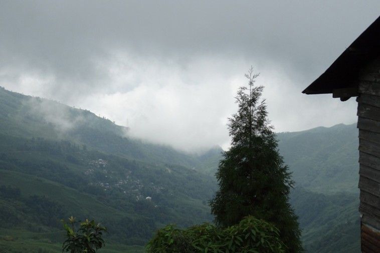 Come to Lepchasgat to unite yourself in the sky, birds and Kanchenjunga