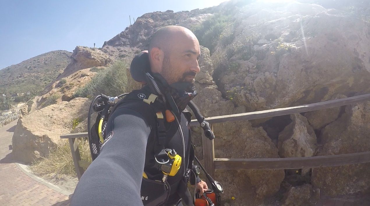 Equipped and heading towards the magnetic fields to dive.