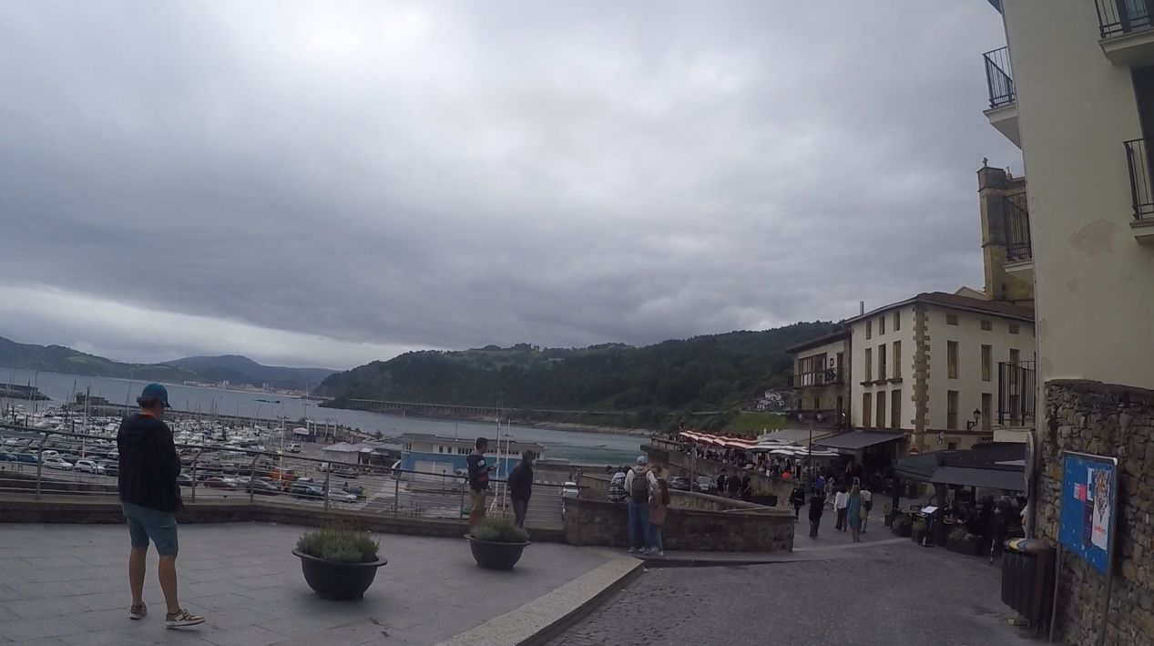 Arriving Katrapona square, a nice place to sit in a restaurant terrace and enjoy the views while having some really good grilled fish.