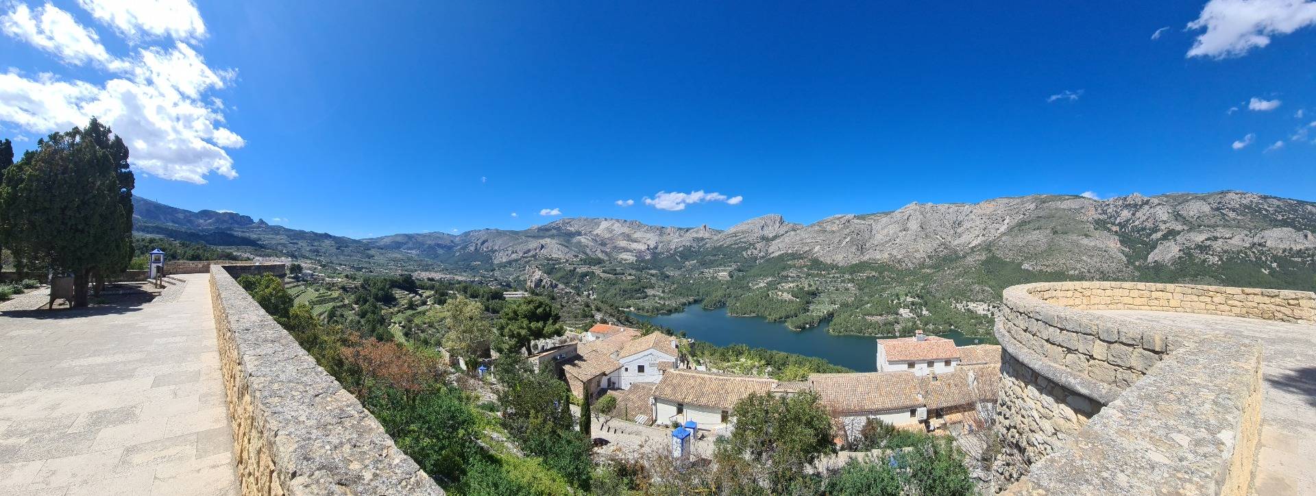 Panoramic view of the reservoir from the castle tower.