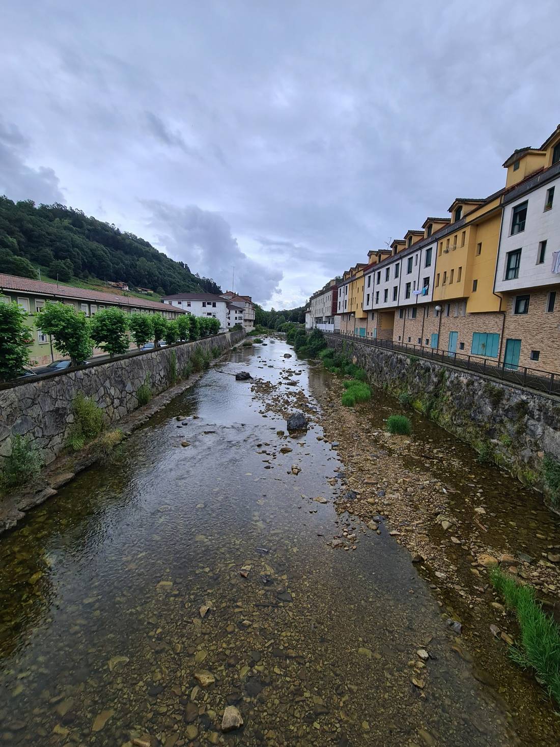 Güeña river from the bridge of Lerado street (1).