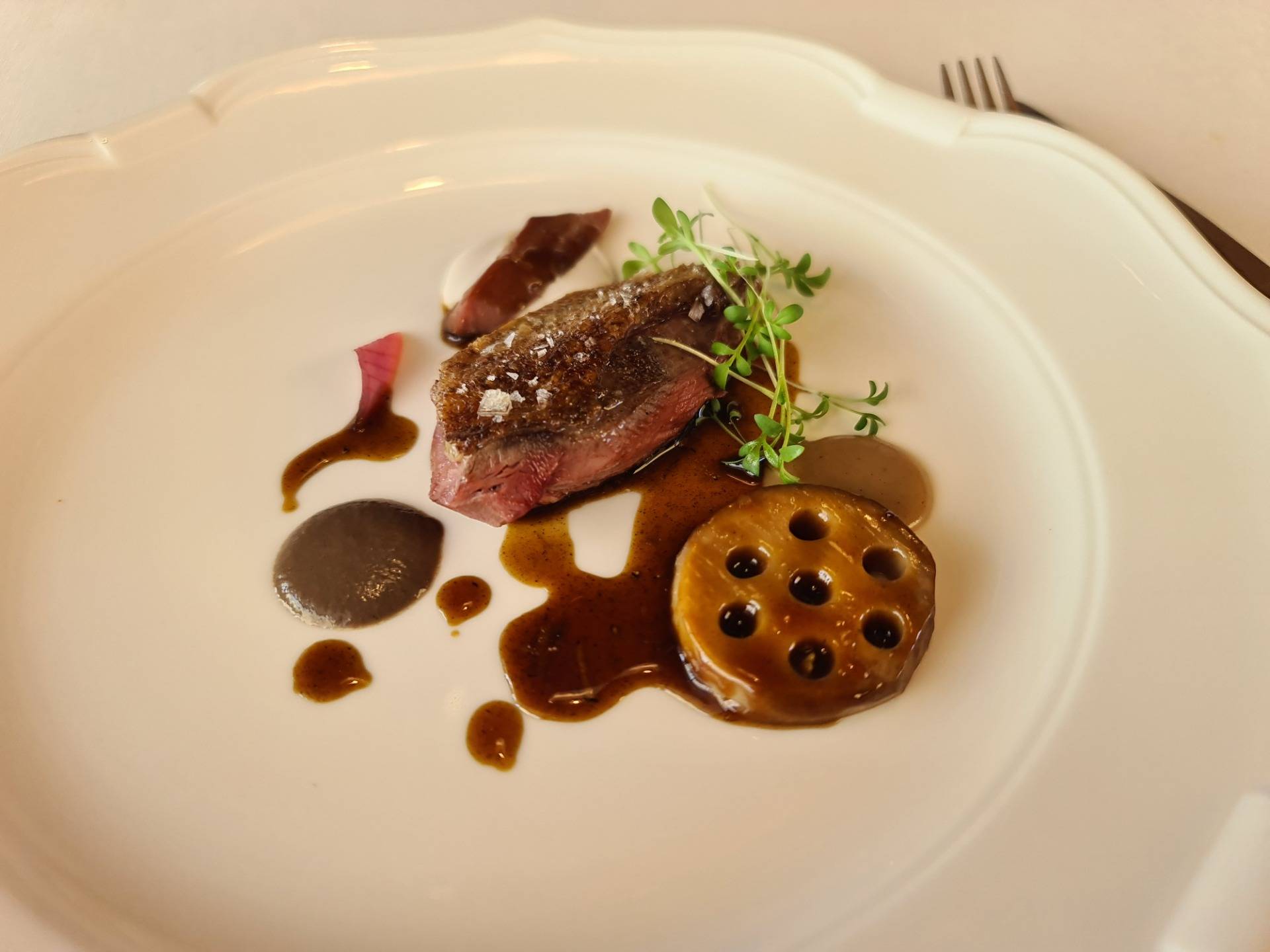 ”Unexpected end” - Braised pigeon, sauce from its interiors and its liver, in different preparations (Tenth main dish) (4).