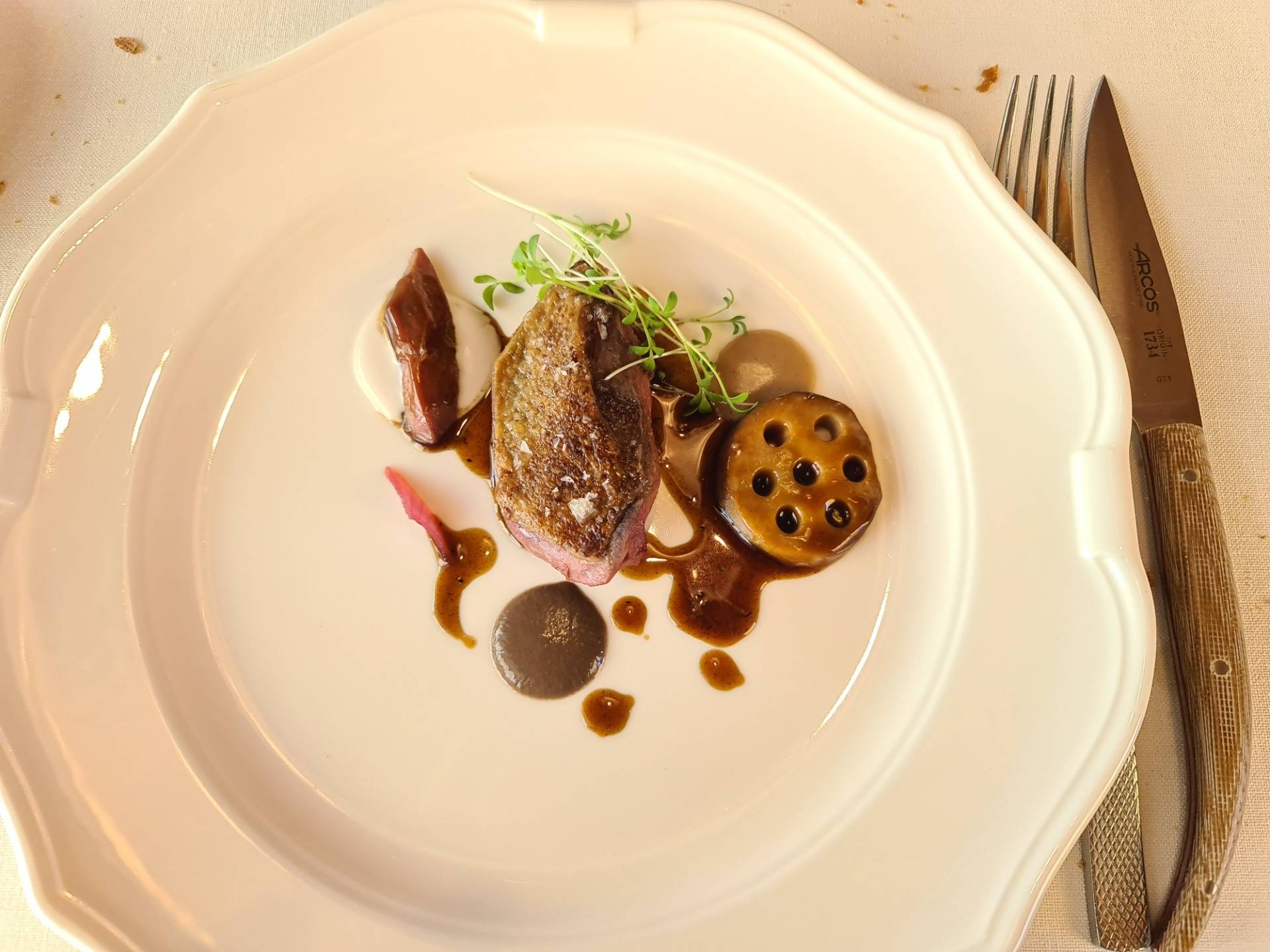 ”Unexpected end” - Braised pigeon, sauce from its interiors and its liver, in different preparations (Tenth main dish) (1).