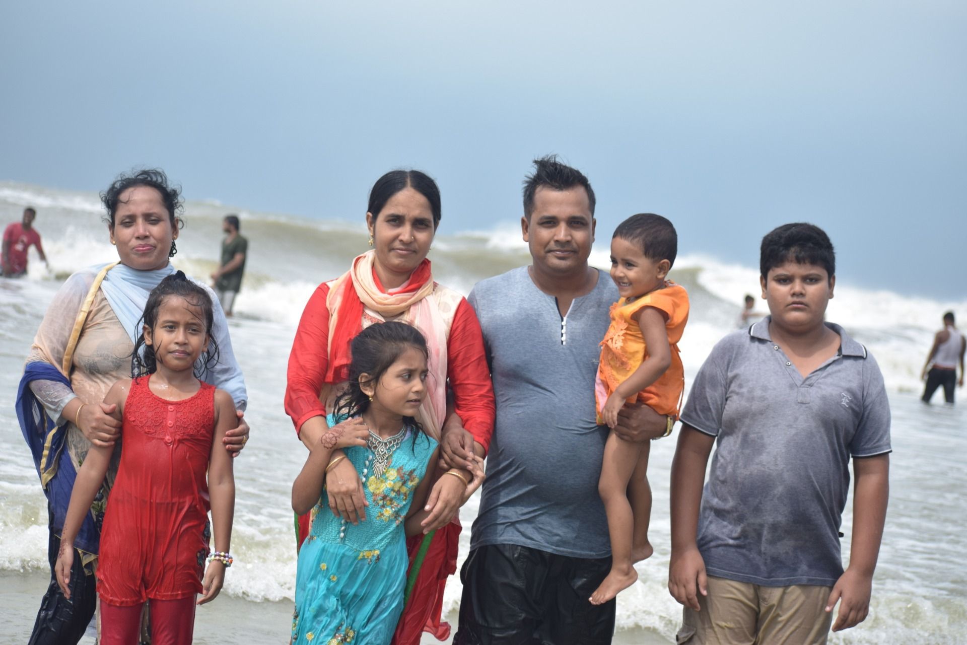 In front of tidy sea