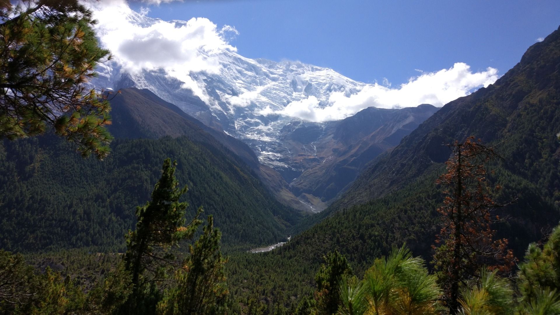 Annapurna range III and IV on the route to trek 