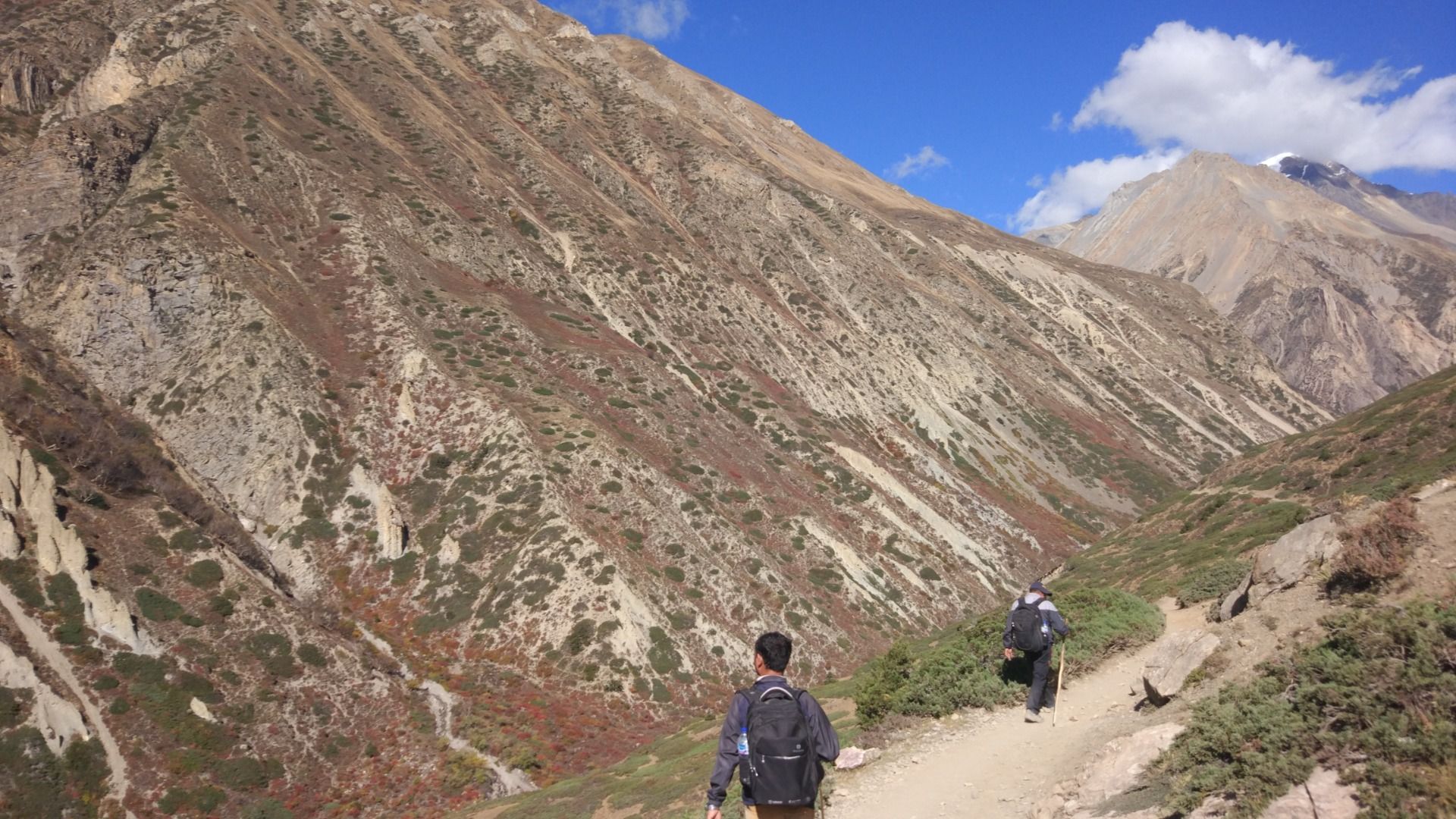 Heading to Thorong La pass lower base camp