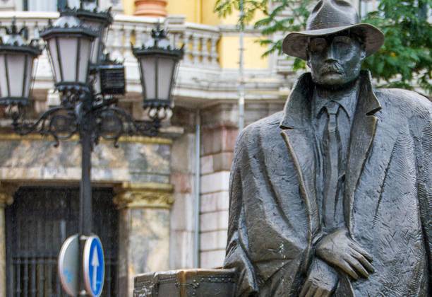 Oviedo’s Statues: The Return of Williams B. Arrensberg