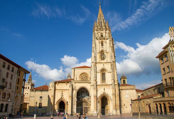 The Cathedral of Oviedo – First Impressions