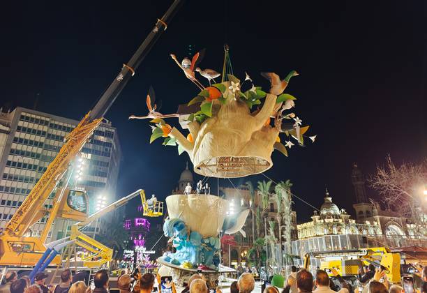 La Plantà 2023 – Pulling and Dragging the first Fallas Pieces into the Streets of Valencia