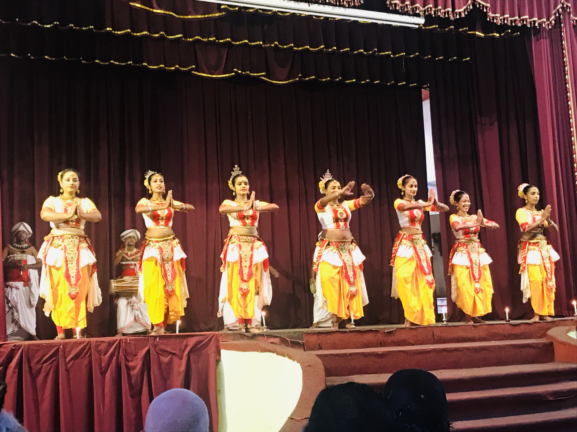 Sri Lanka #10 Meet a dancer who work for the Kandyan Dance Show