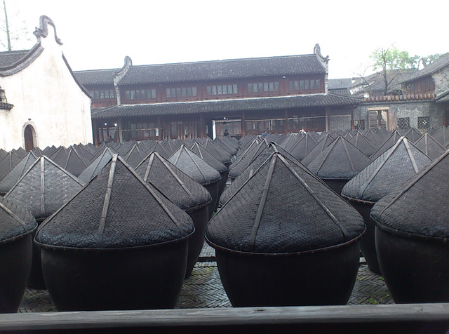 Ancient town without tourists show me its purest appearance