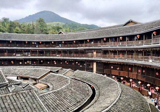 Visit Tulou? The first choice must be the Tulou King