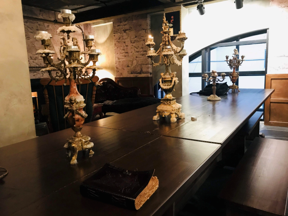 Harry Potter cafe, pretend you are a wizard in Hogwarts