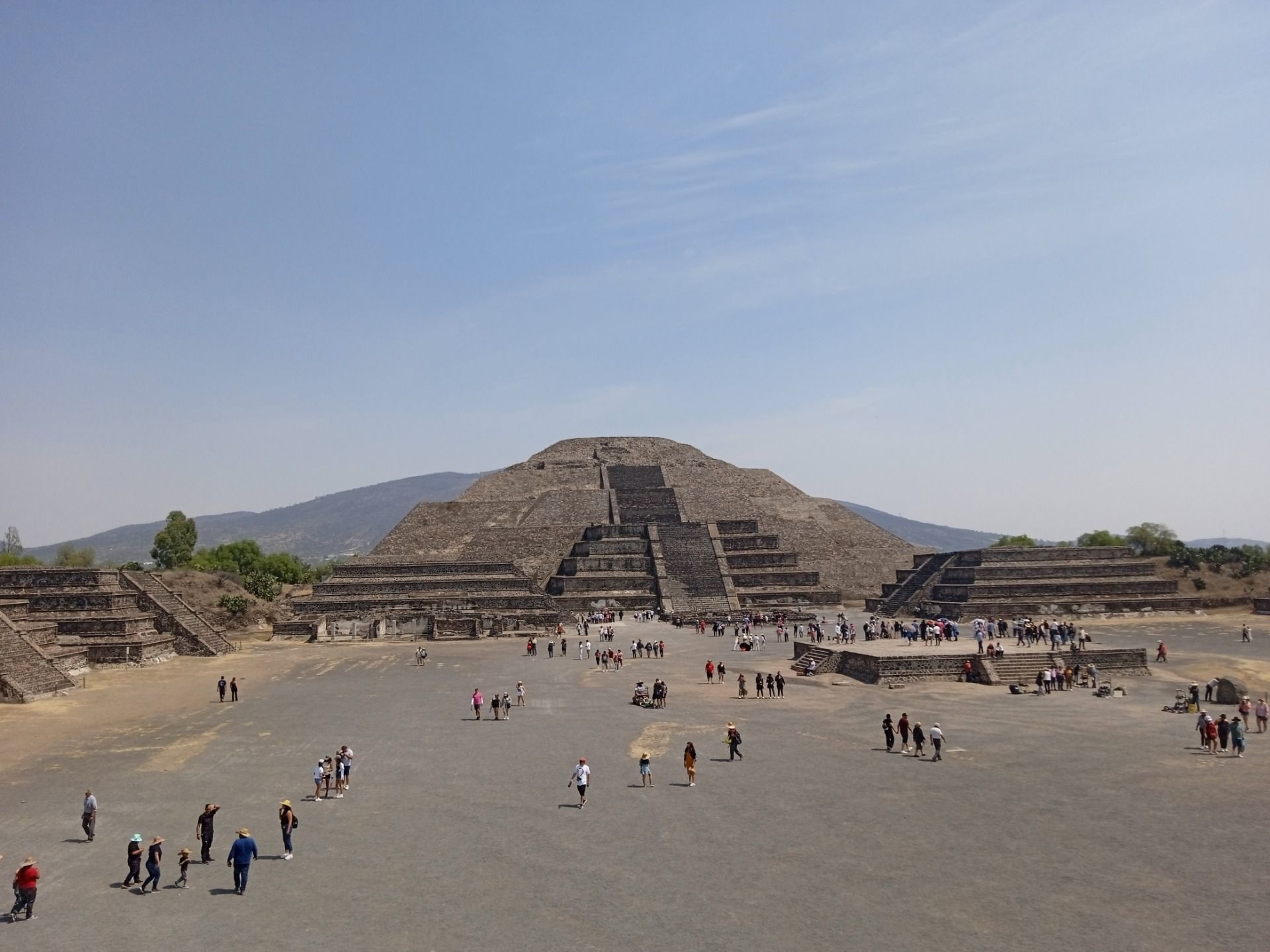 General view of the Moon Square