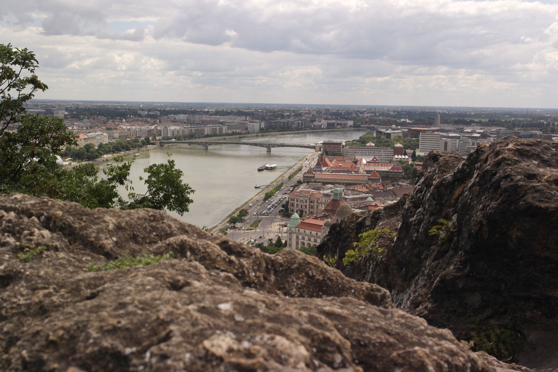 With the rock as a foreground the composition is instantly getting a fresh feeling.