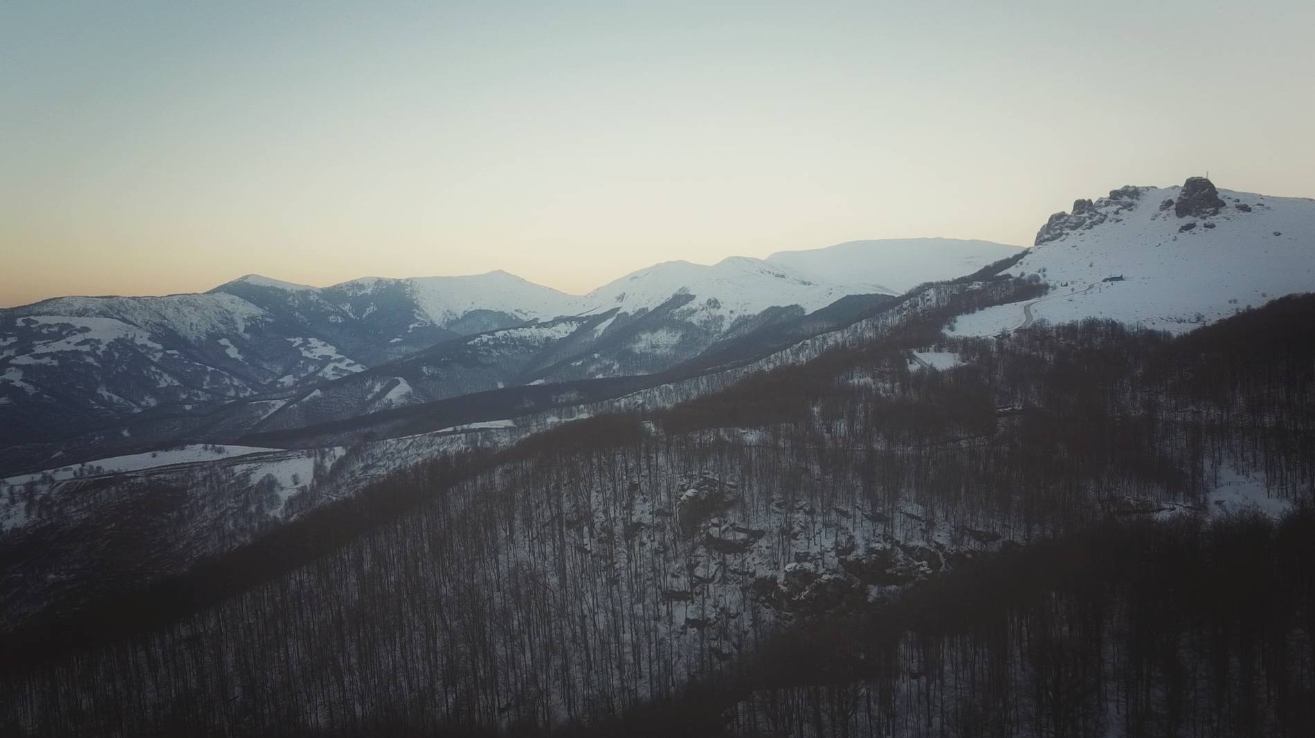 Snowboarding in forgotten Serbian resort. Spoiler: It was awesome! Photo & video report...