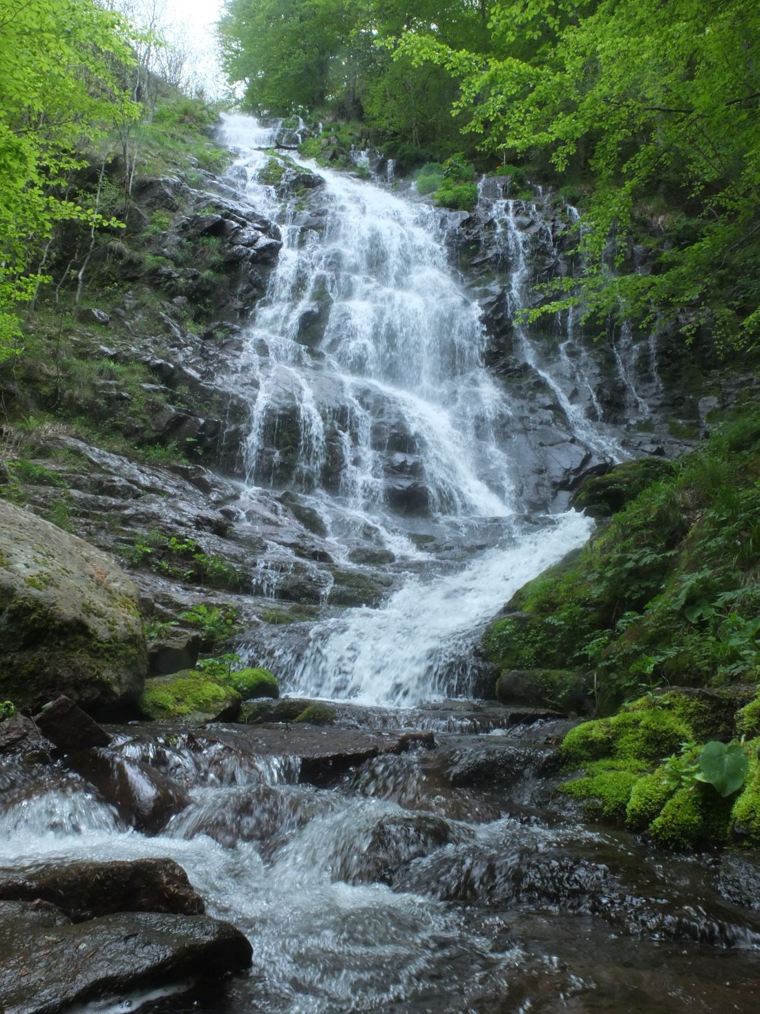 Lower section of Piljski waterfall.