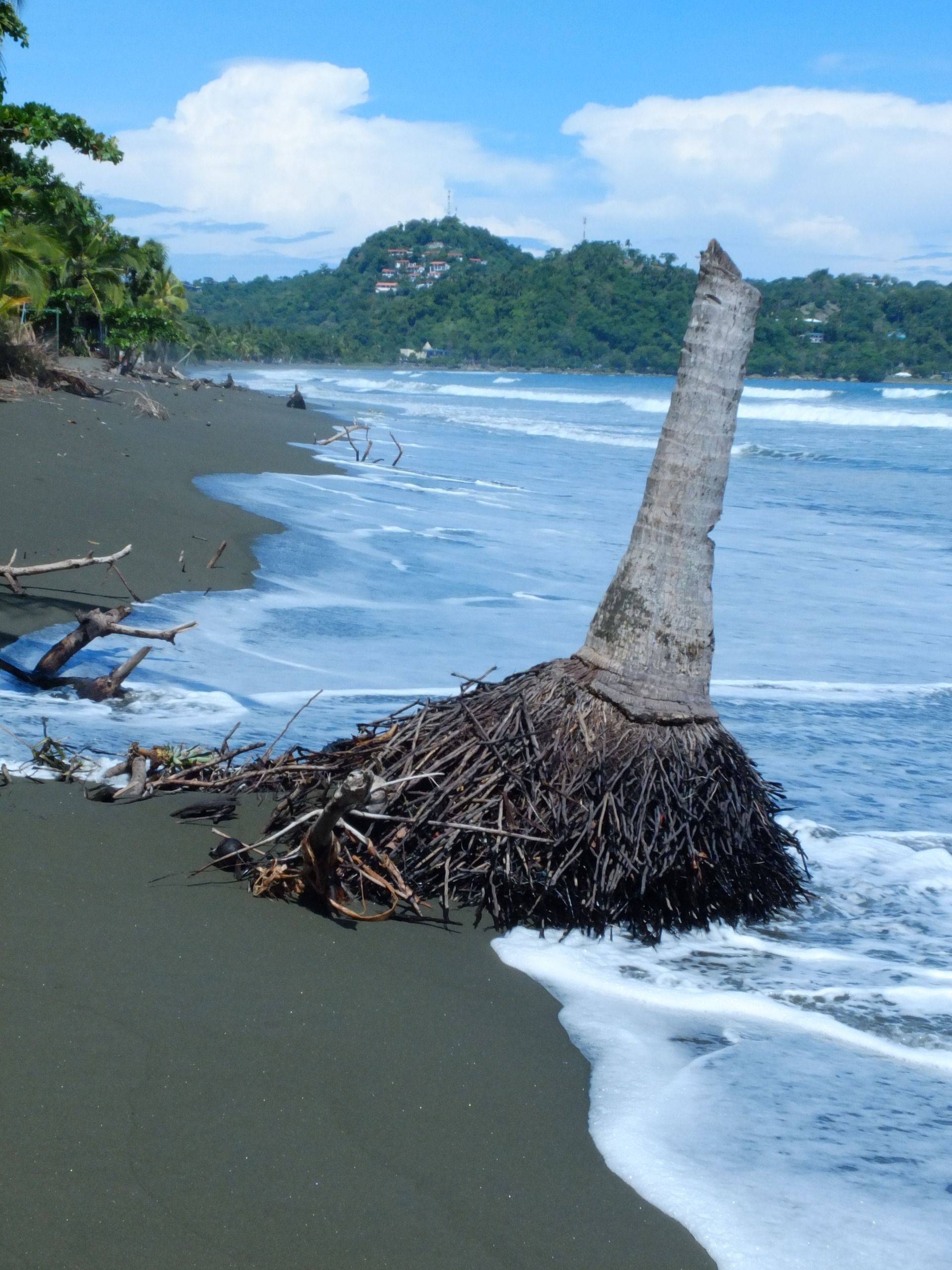 Wealth contrast in Quepos - Costa Rica.