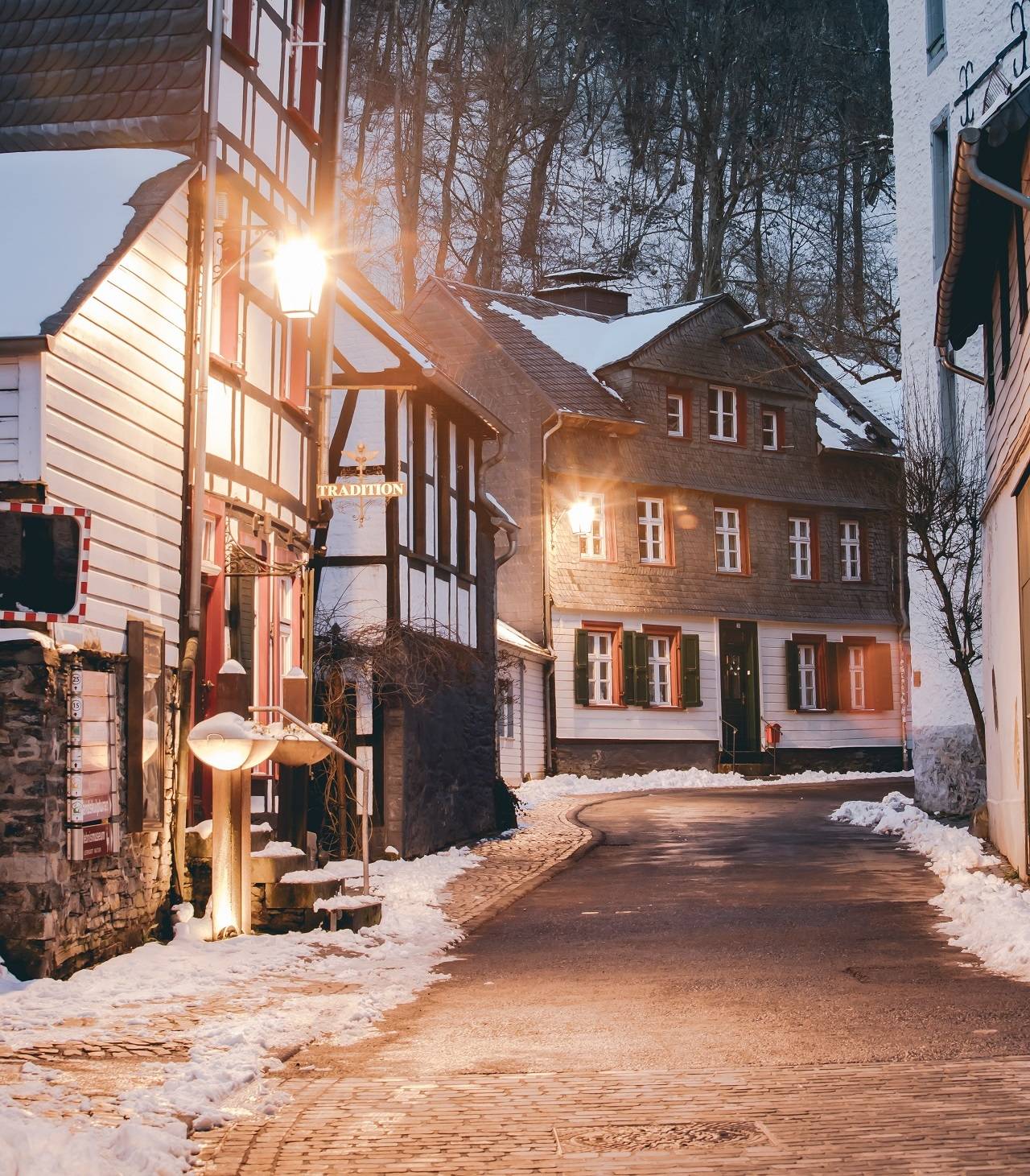 Winter road trip to Germany! The village of Monchau!