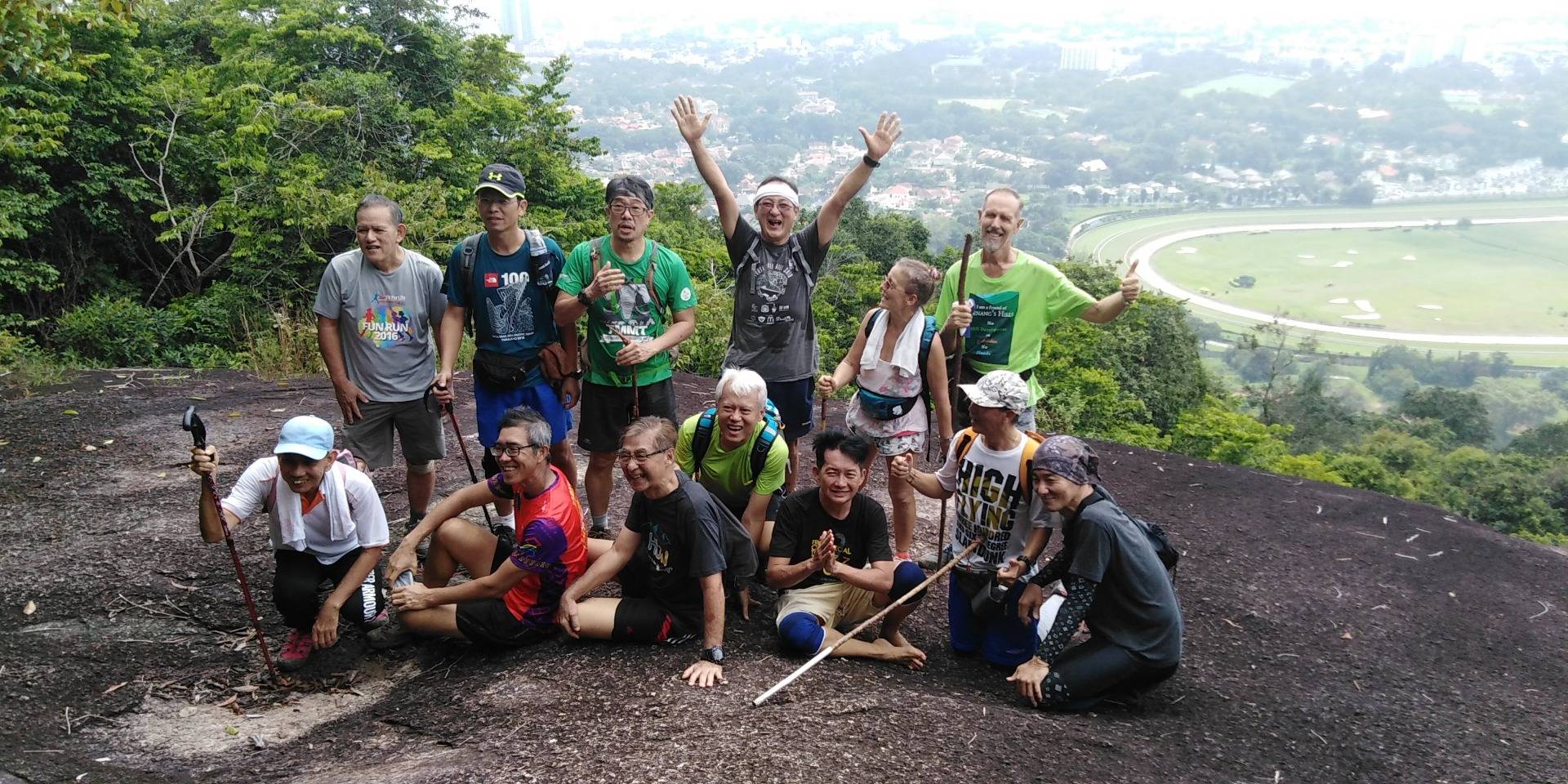 Happy Hikers: always happy lah!