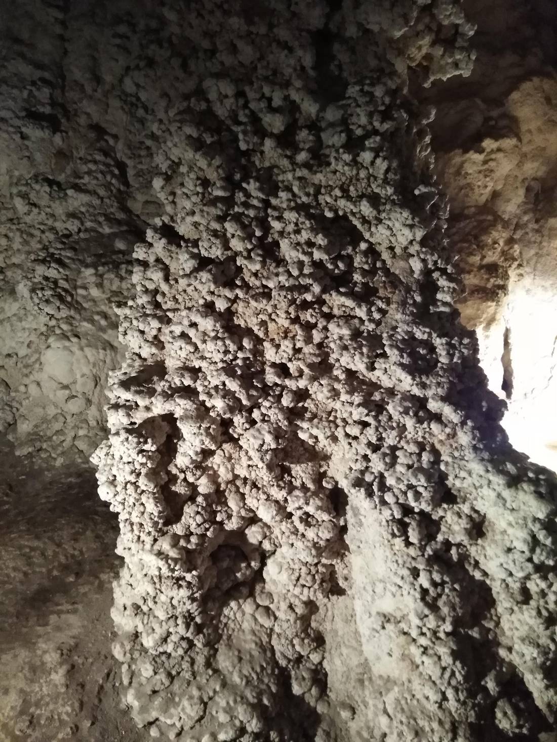 Popcorn stalactites