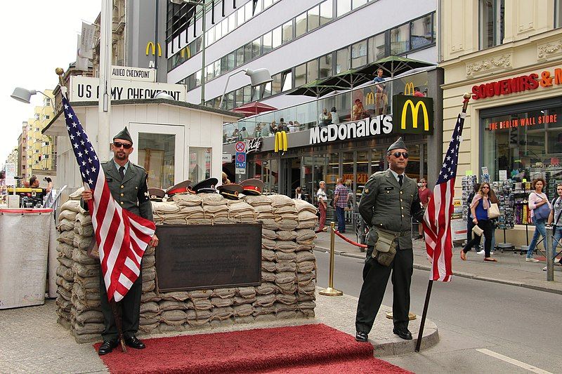 Checkpoint Charlie,Berlin.