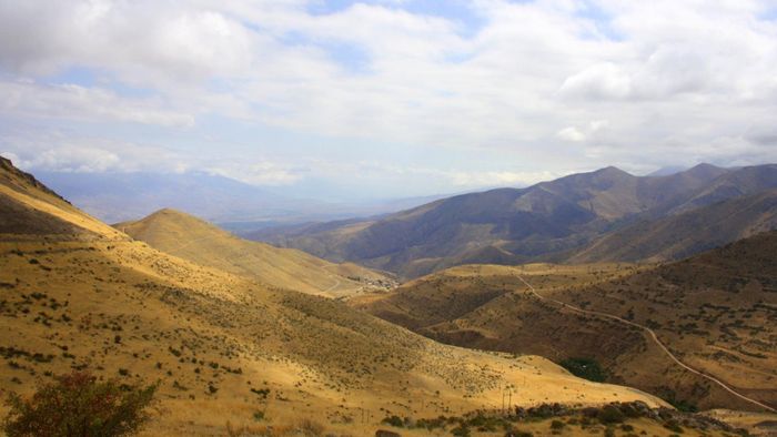 On the way from Zanjan towards the Caspian Sea [2/3]
