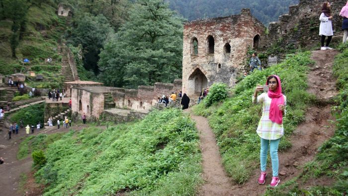 Rudkhan Castle [1/2]