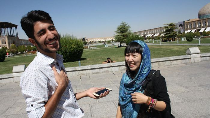 Exploring Isfahan alongside our Korean friends and interacting with locals [3/10]