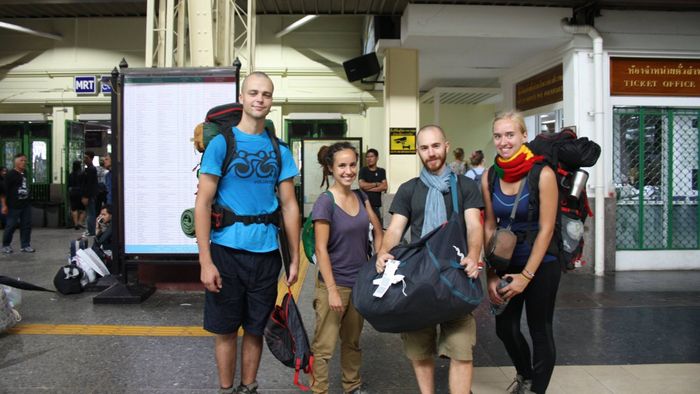 Alex and Juliet from France. We met while volunteering in Nepal [1/3]