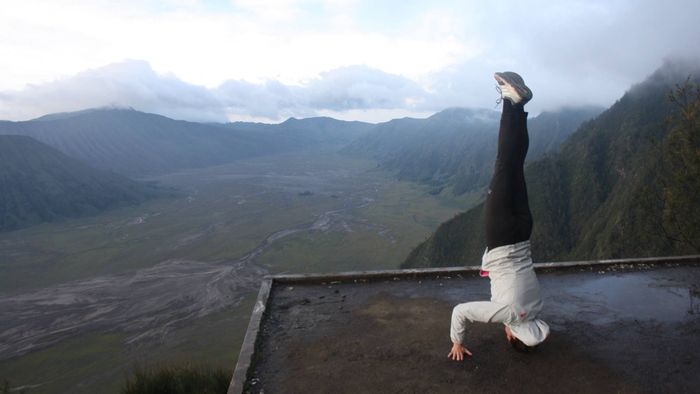 Mount Bromo Viewpoint early in the morning [1/3]