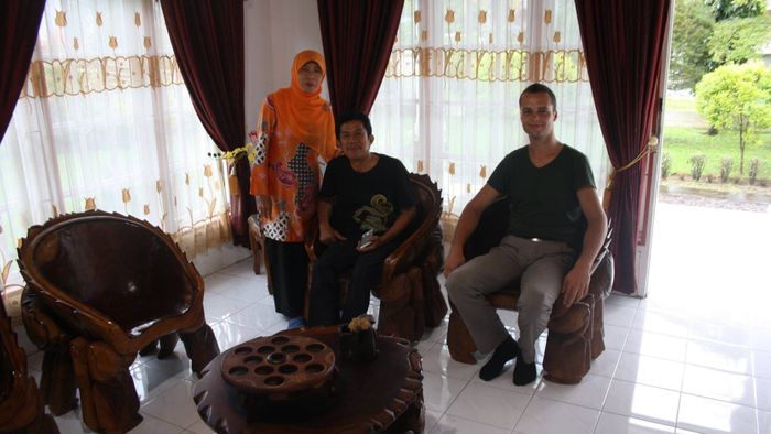 Our host Mr. Jusmar and his wife (Thank you for everything!)