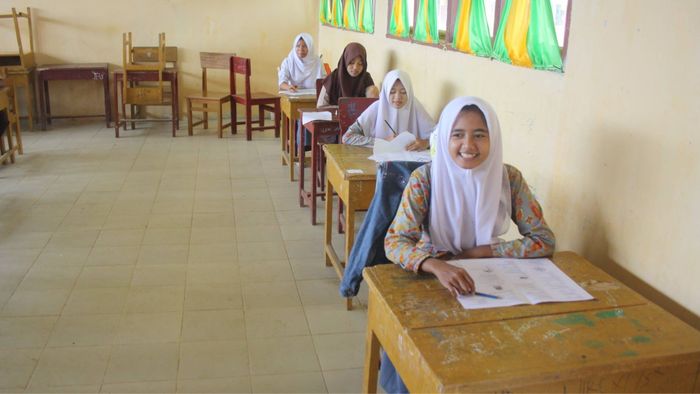 Local school in Sumatra Island, Indonesia [2/2]
