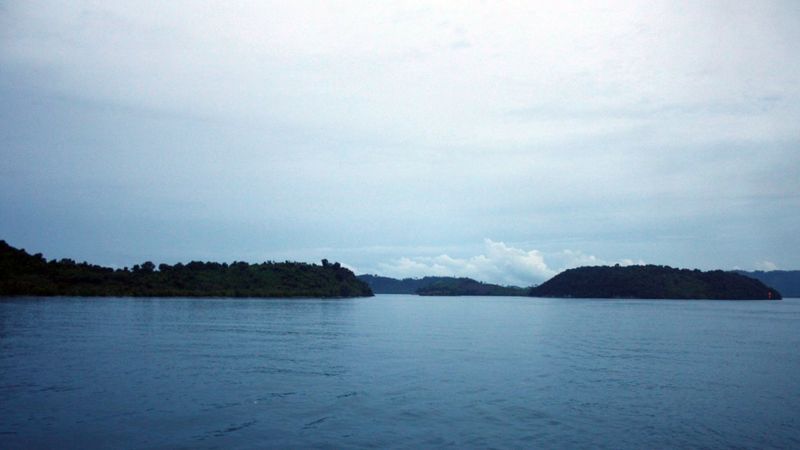 On the ferry to Java Island [1/2]