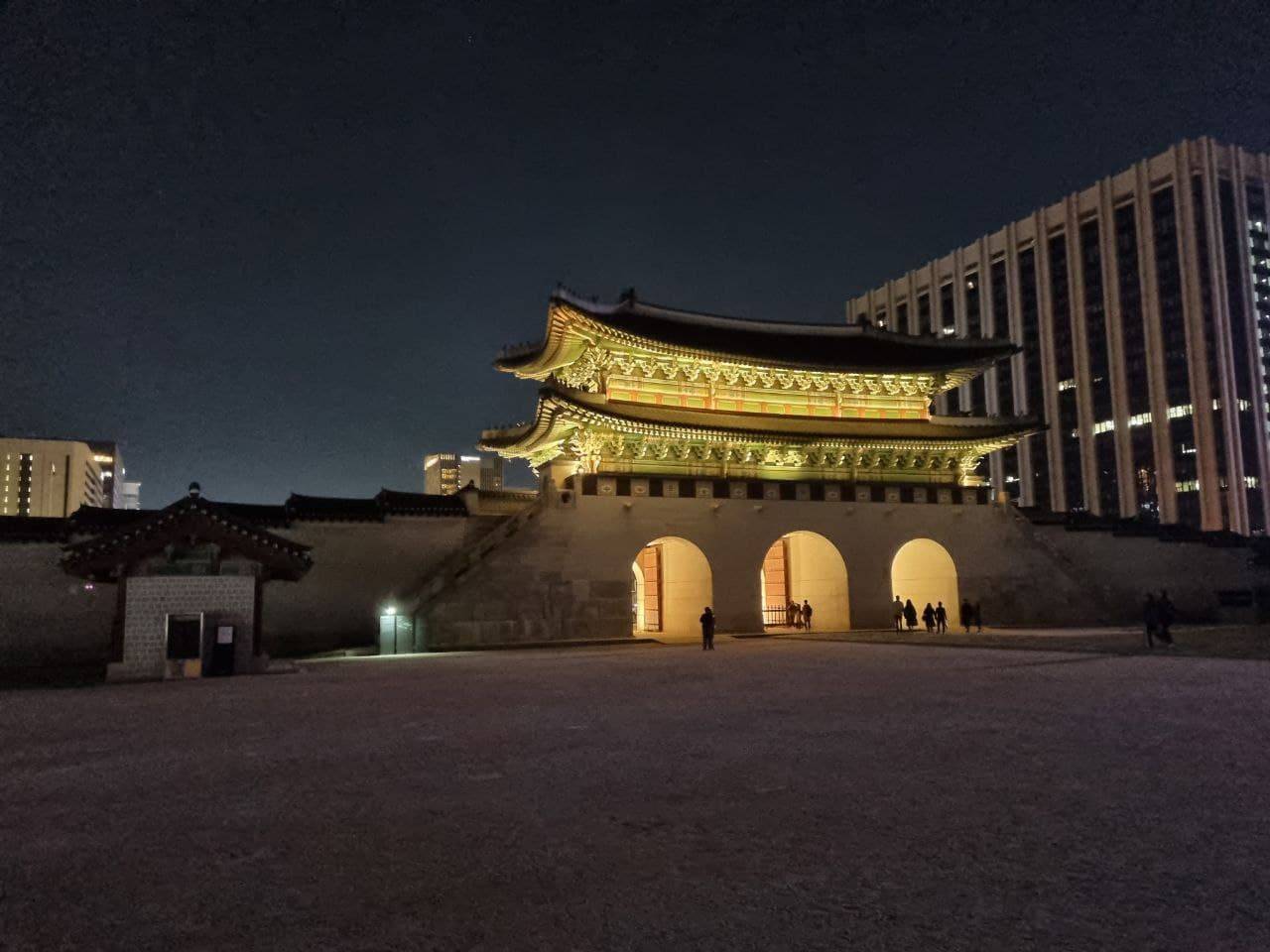 [My Favorite Travel Destination] Night Royal Palace
