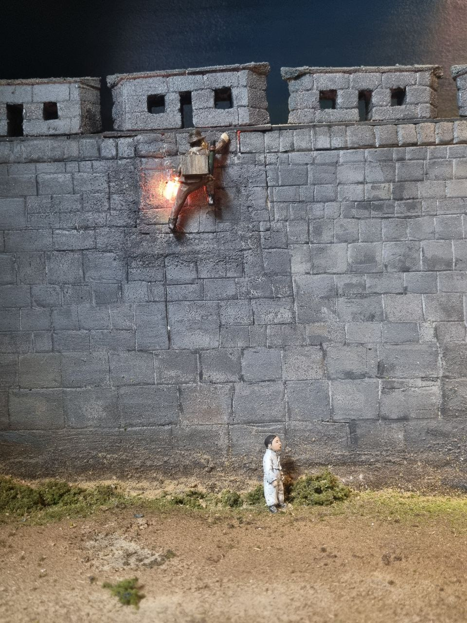 These figures size is only 2cm