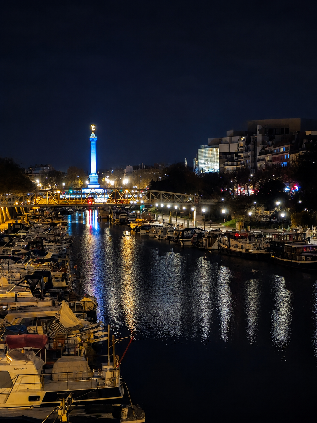After the scale and intensity of the opera, the Bassin de l’Arsenal offered a quieter side of Paris.