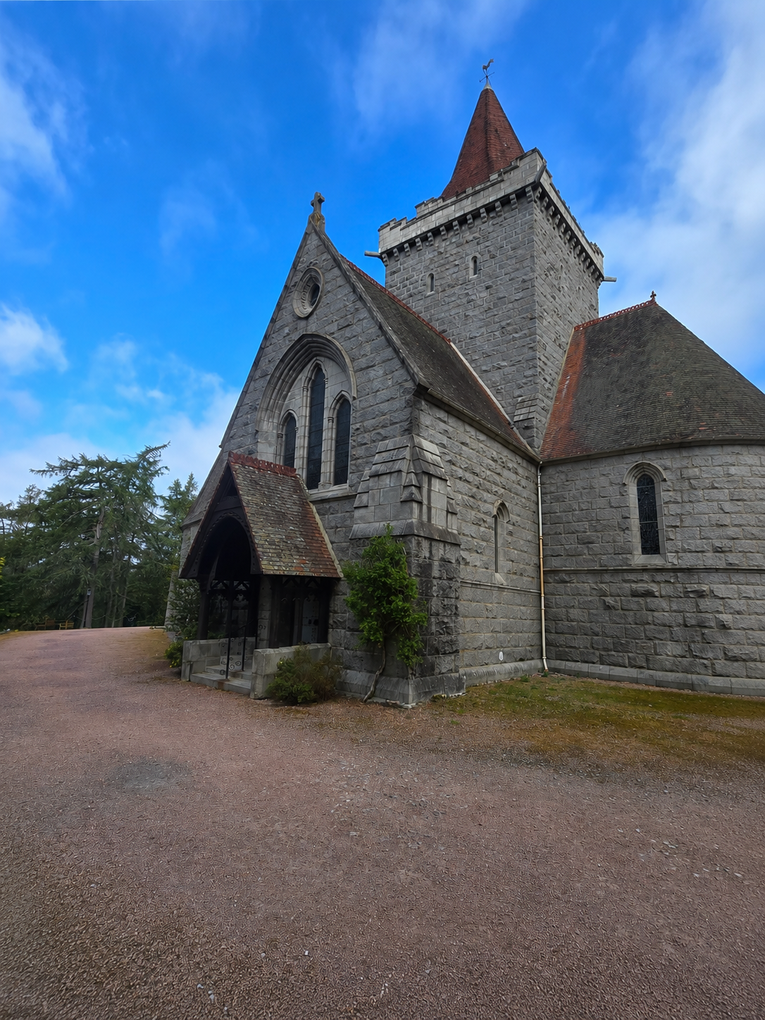 Crathie Kirk before the first visitors began moving towards Balmoral.